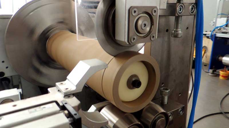 Safe operation of the paper tube cutting machine